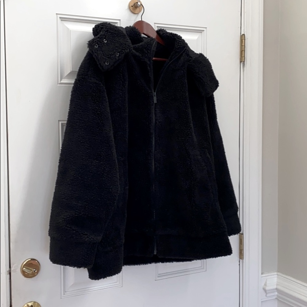 Alo Norte Faux Sherpa Coat in Black NWT Medium - Picture 3 of 6